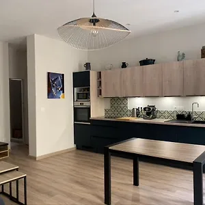 Appartement Cosy Joliette, Central, Climatise, 2 Chambres, Wifi, Garage, Marseille
