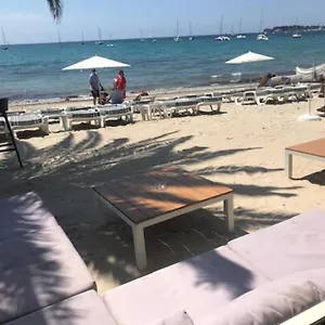 Appartement Roc Vue Grand T3 Face A La Avec Parking, Bandol